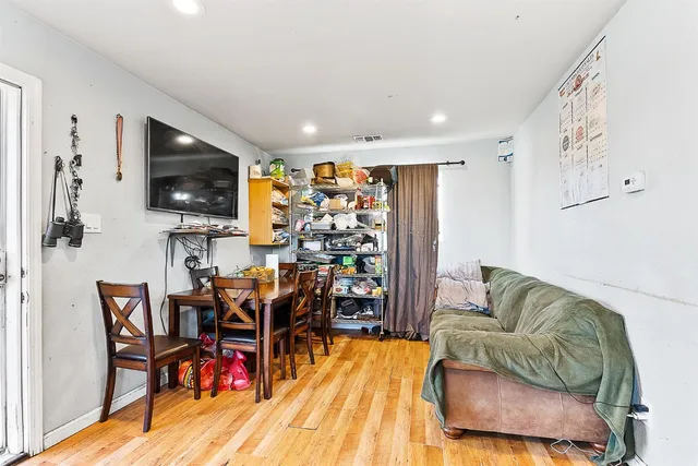 $599,900 | 1909 Verano Street, Sacramento, CA 95838