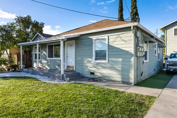 $599,900 | 1909 Verano Street, Sacramento, CA 95838