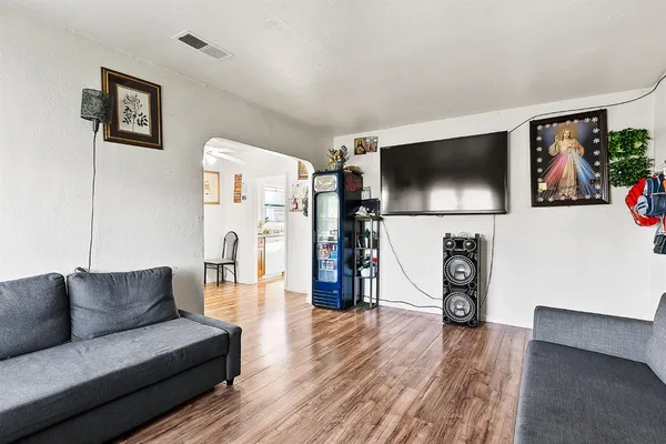 $599,900 | 1909 Verano Street, Sacramento, CA 95838