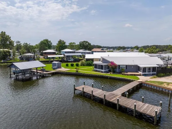 $475,000 | 164 Moonlite Drive, Welaka, FL 32193