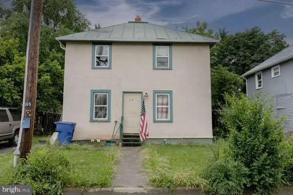 $200,000 | 305 East Prospect Street, Front Royal, VA 22630