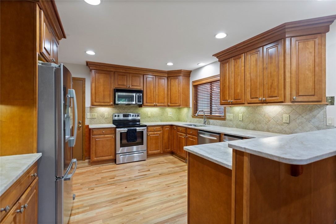 18 Mainsail Drive Salem, SC 29676 - Photo 13 of 49