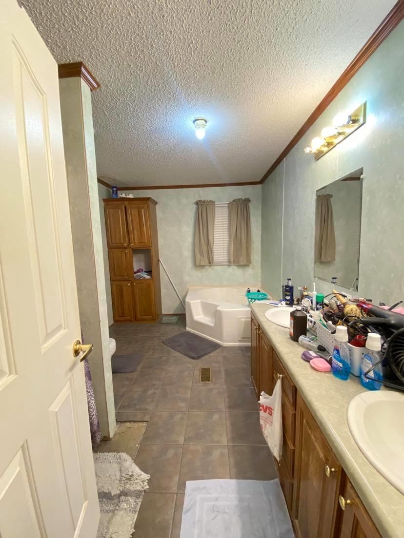 448 Wilkins Road Campobello, SC 29322 - Photo 21 of 29