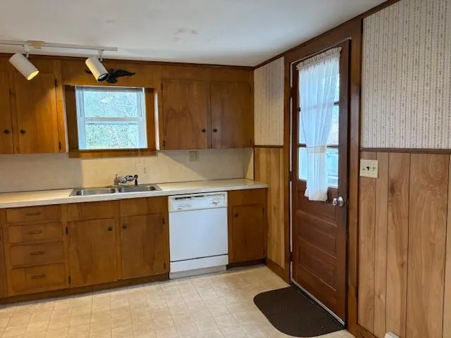 $350,000 | 27 Blacks Lane, South Thomaston, ME 04858