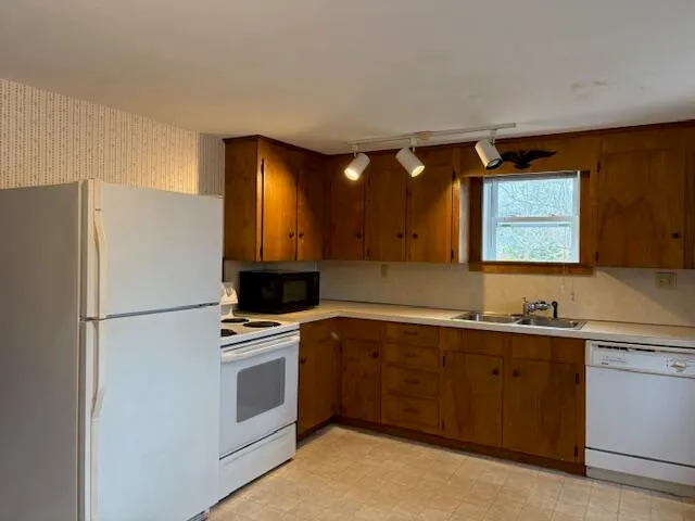 $350,000 | 27 Blacks Lane, South Thomaston, ME 04858