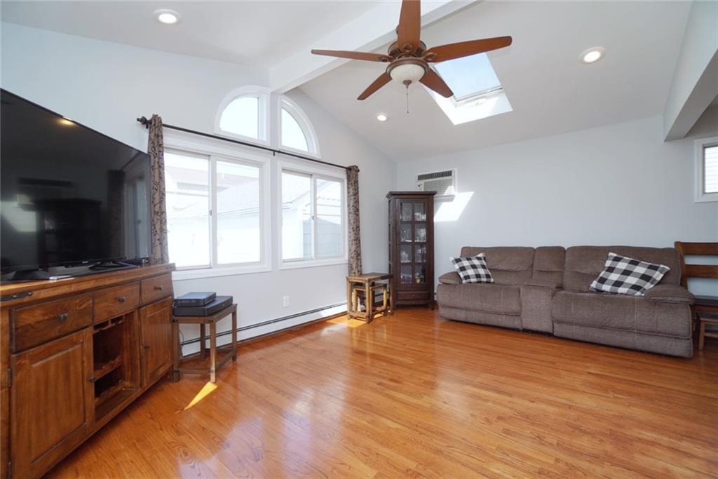 19 Derby Road Hicksville, NY 11801 - Photo 21 of 44 Gallery Image 21