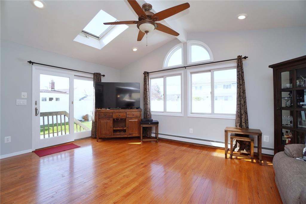 19 Derby Road Hicksville, NY 11801 - Photo 22 of 44 Gallery Image 22