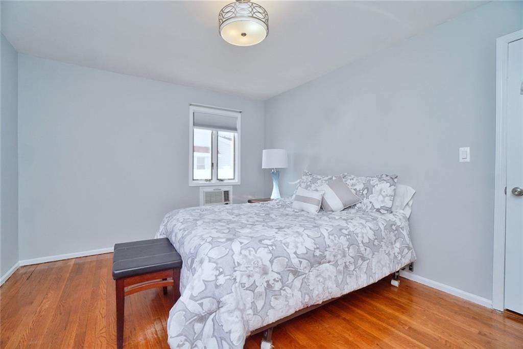 19 Derby Road Hicksville, NY 11801 - Photo 24 of 44 Gallery Image 24
