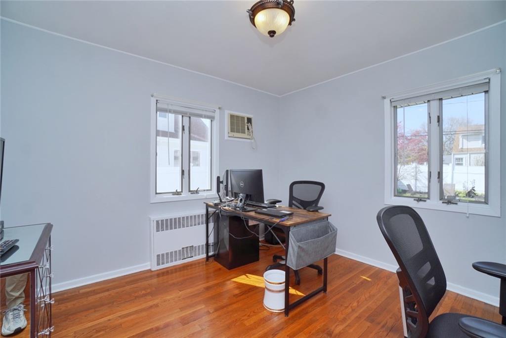 19 Derby Road Hicksville, NY 11801 - Photo 26 of 44 Gallery Image 26