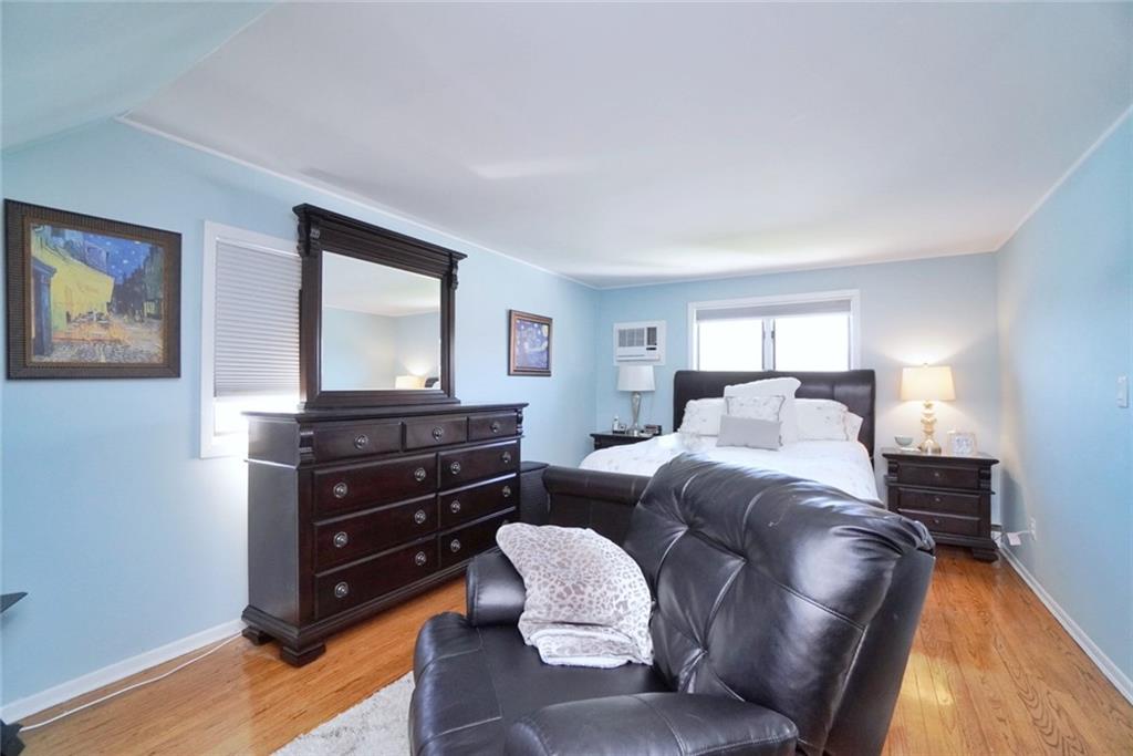 19 Derby Road Hicksville, NY 11801 - Photo 29 of 44 Gallery Image 29