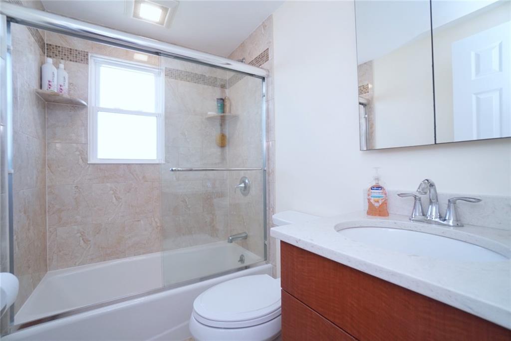 19 Derby Road Hicksville, NY 11801 - Photo 35 of 44 Gallery Image 35