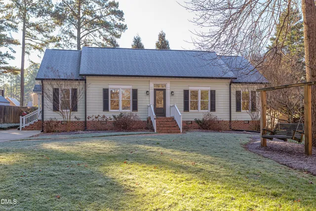 $625,000 | 203 Pinewood Drive, Apex, NC 27502