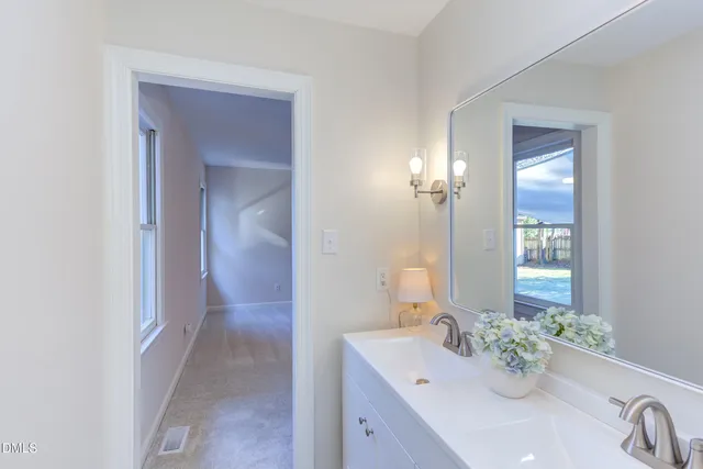 $625,000 | 203 Pinewood Drive, Apex, NC 27502