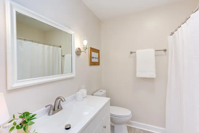 $625,000 | 203 Pinewood Drive, Apex, NC 27502