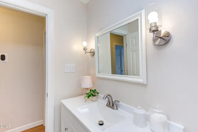 $625,000 | 203 Pinewood Drive, Apex, NC 27502