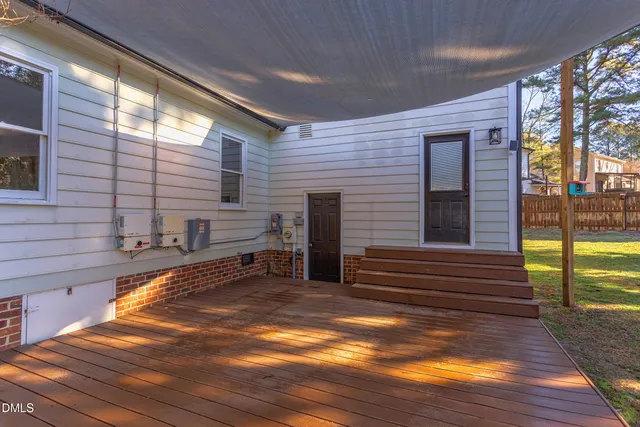 $625,000 | 203 Pinewood Drive, Apex, NC 27502