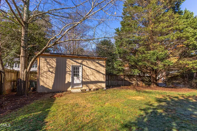 $625,000 | 203 Pinewood Drive, Apex, NC 27502