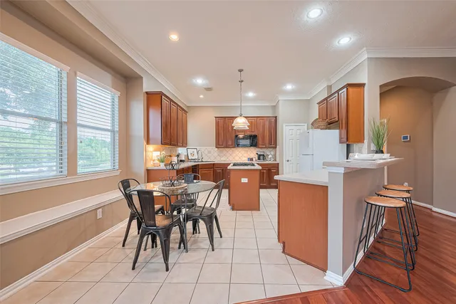 $2,795 | 2500 Amy Lee Drive, Conroe, TX 77304