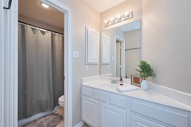 $2,795 | 2500 Amy Lee Drive, Conroe, TX 77304