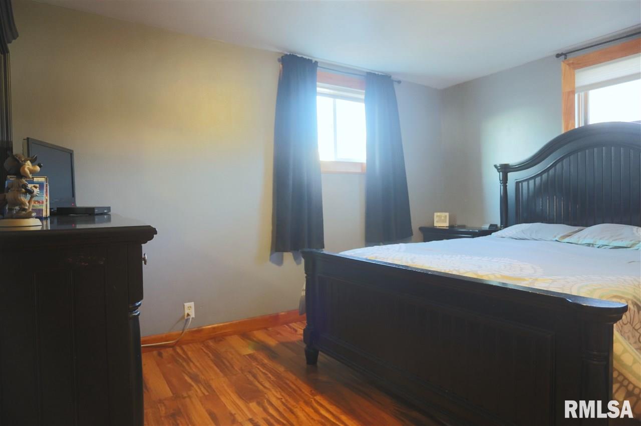 1518 Hickory Point Road Metamora, IL 61548 - Photo 11 of 36 Gallery Image 11