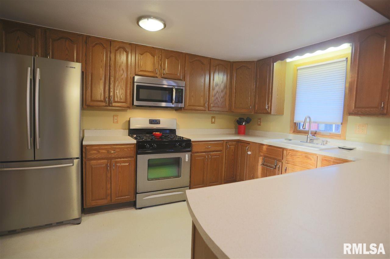1518 Hickory Point Road Metamora, IL 61548 - Photo 10 of 36 Gallery Image 10