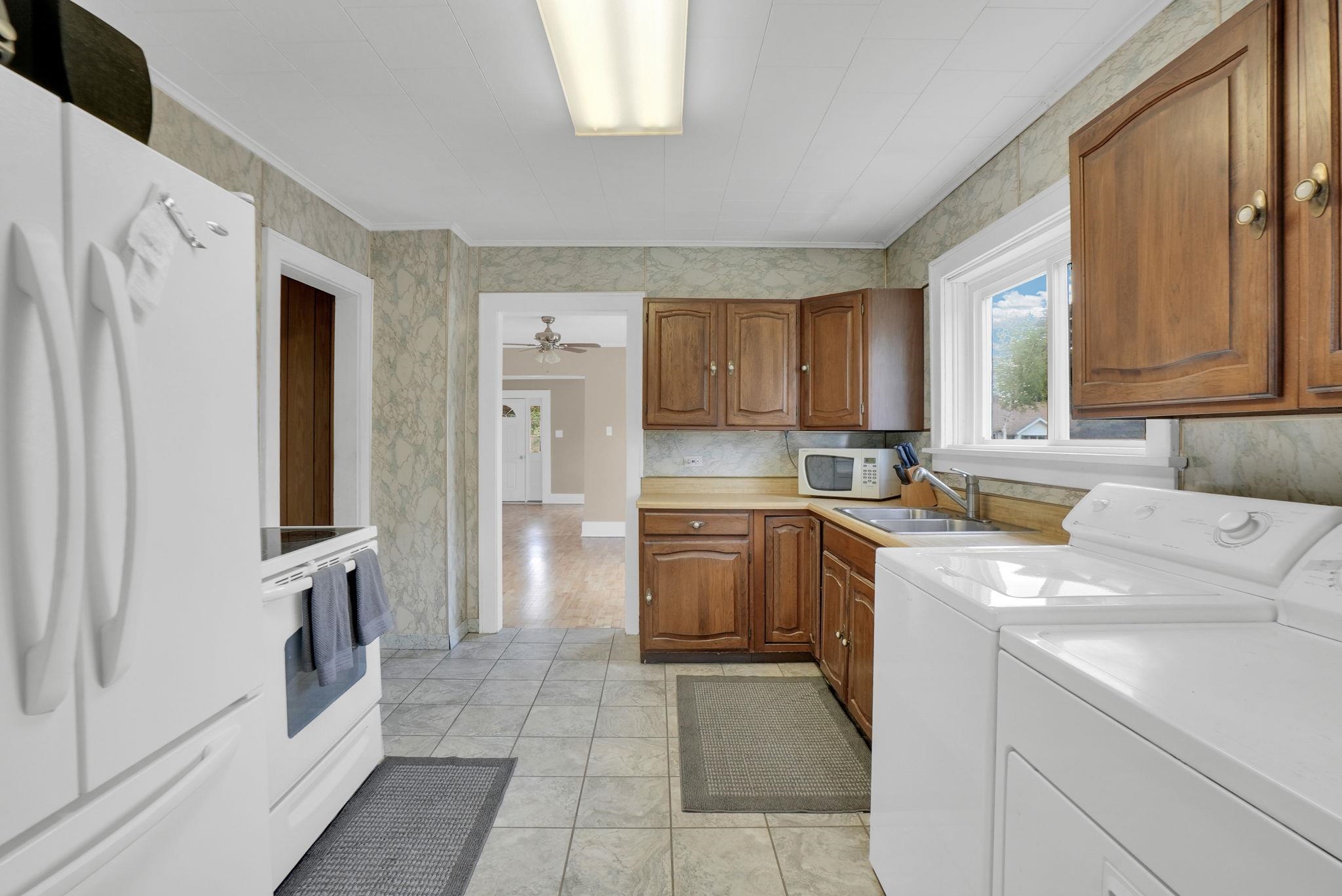 401 North Main St Lake Lake City, MI 49651 - Photo 8 of 39