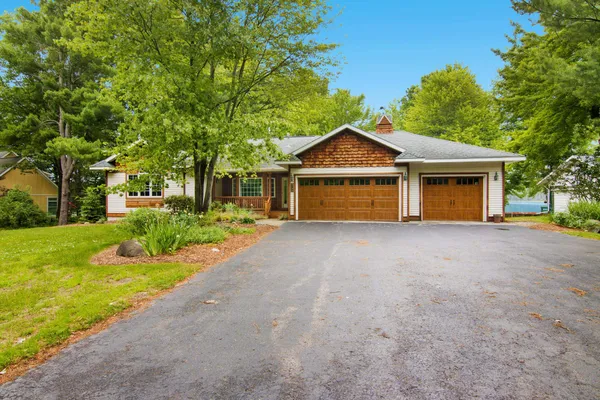 $875,000 | 9506 Lakeside Drive, Alden, MI 49612