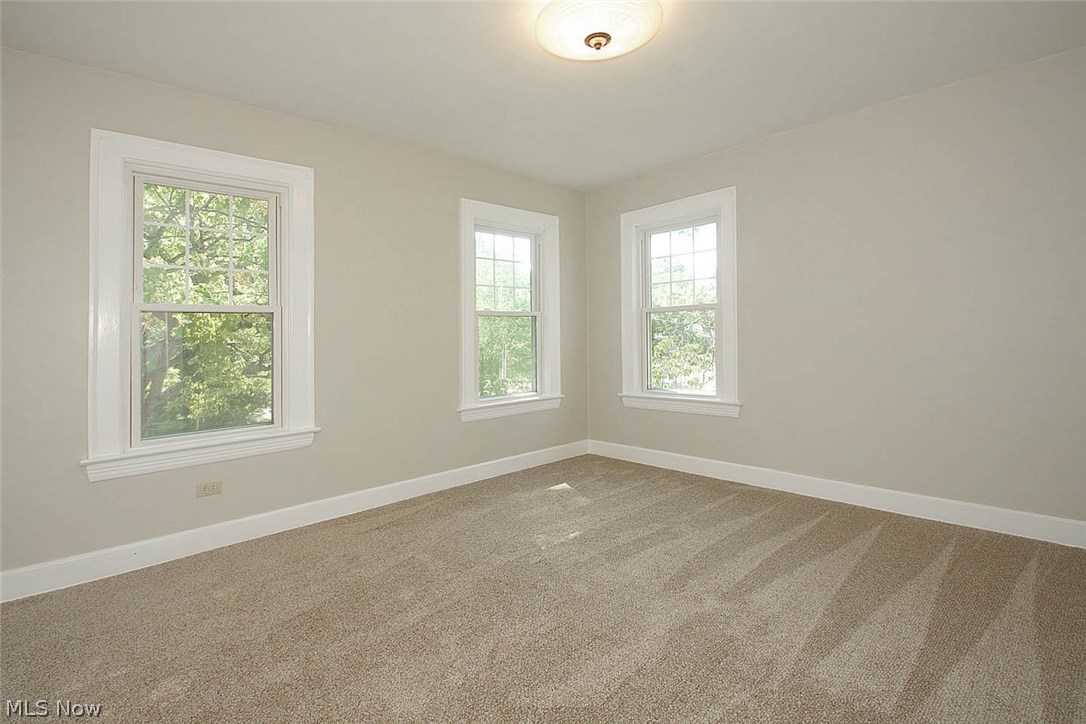 1352 Argonne Road Cleveland, OH 44121 - Photo 12 of 21 Gallery Image 12