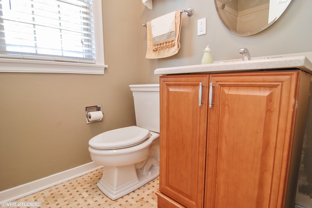 394 Repton Road Riverside, IL 60546 - Photo 11 of 15
