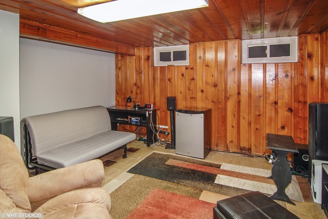 394 Repton Road Riverside, IL 60546 - Photo 12 of 15