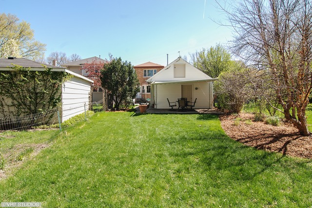 394 Repton Road Riverside, IL 60546 - Photo 13 of 15