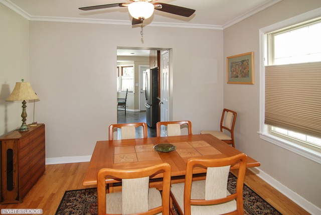 394 Repton Road Riverside, IL 60546 - Photo 4 of 15