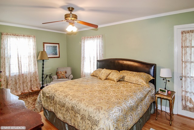 394 Repton Road Riverside, IL 60546 - Photo 7 of 15