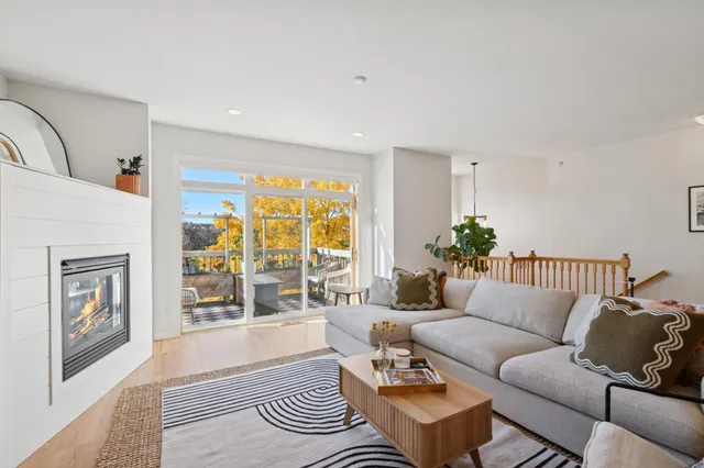 $425,000 | 9816 Cove Drive, Minnetonka, MN 55305