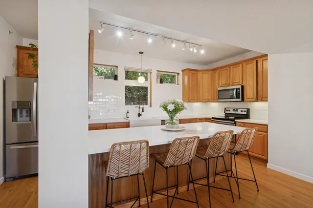 $425,000 | 9816 Cove Drive, Minnetonka, MN 55305