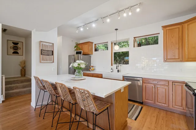 $425,000 | 9816 Cove Drive, Minnetonka, MN 55305