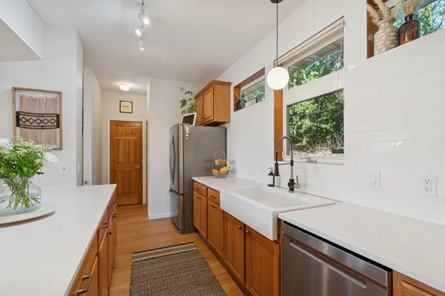 $425,000 | 9816 Cove Drive, Minnetonka, MN 55305