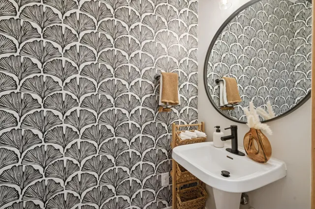 $425,000 | 9816 Cove Drive, Minnetonka, MN 55305