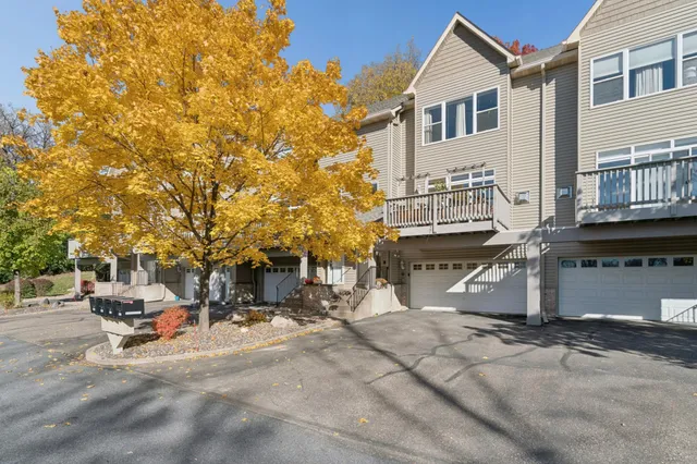 $425,000 | 9816 Cove Drive, Minnetonka, MN 55305