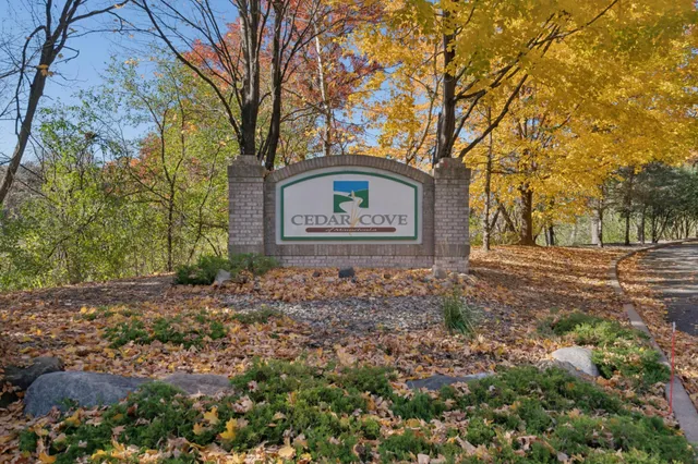 $425,000 | 9816 Cove Drive, Minnetonka, MN 55305