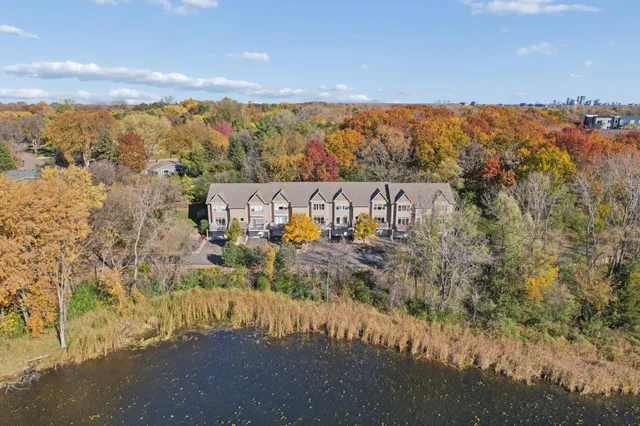 $425,000 | 9816 Cove Drive, Minnetonka, MN 55305