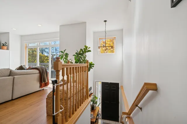 $425,000 | 9816 Cove Drive, Minnetonka, MN 55305