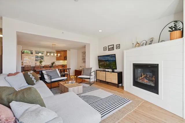 $399,900 | 9816 Cove Drive, Minnetonka, MN 55305