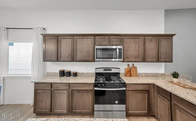 $334,950 | 14301 Chris Zingo Lane, Horizon City, TX 79928