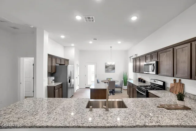 $334,950 | 14301 Chris Zingo Lane, Horizon City, TX 79928