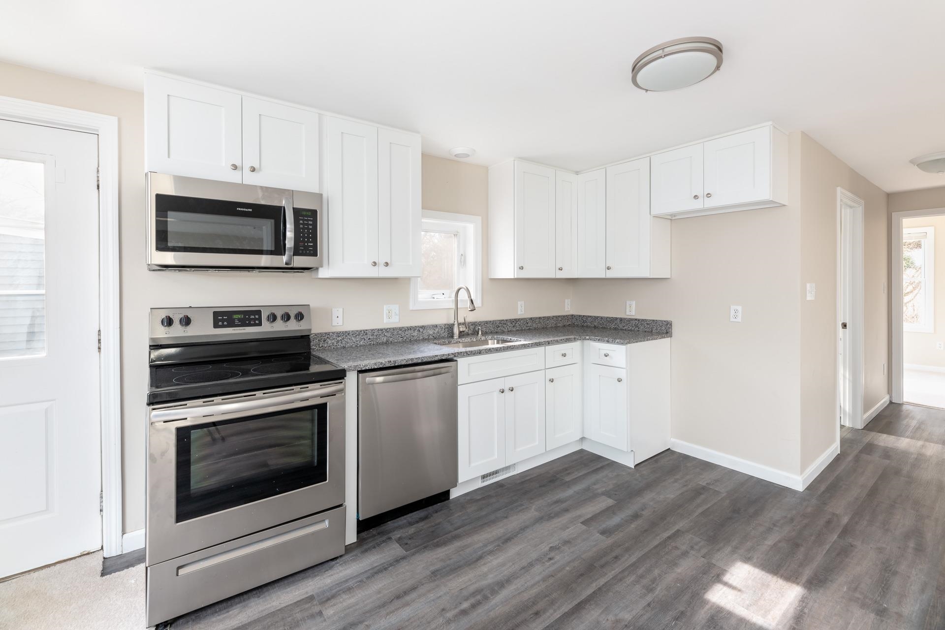 25 State Street Rochester, NH 03867 - Photo 3 of 32