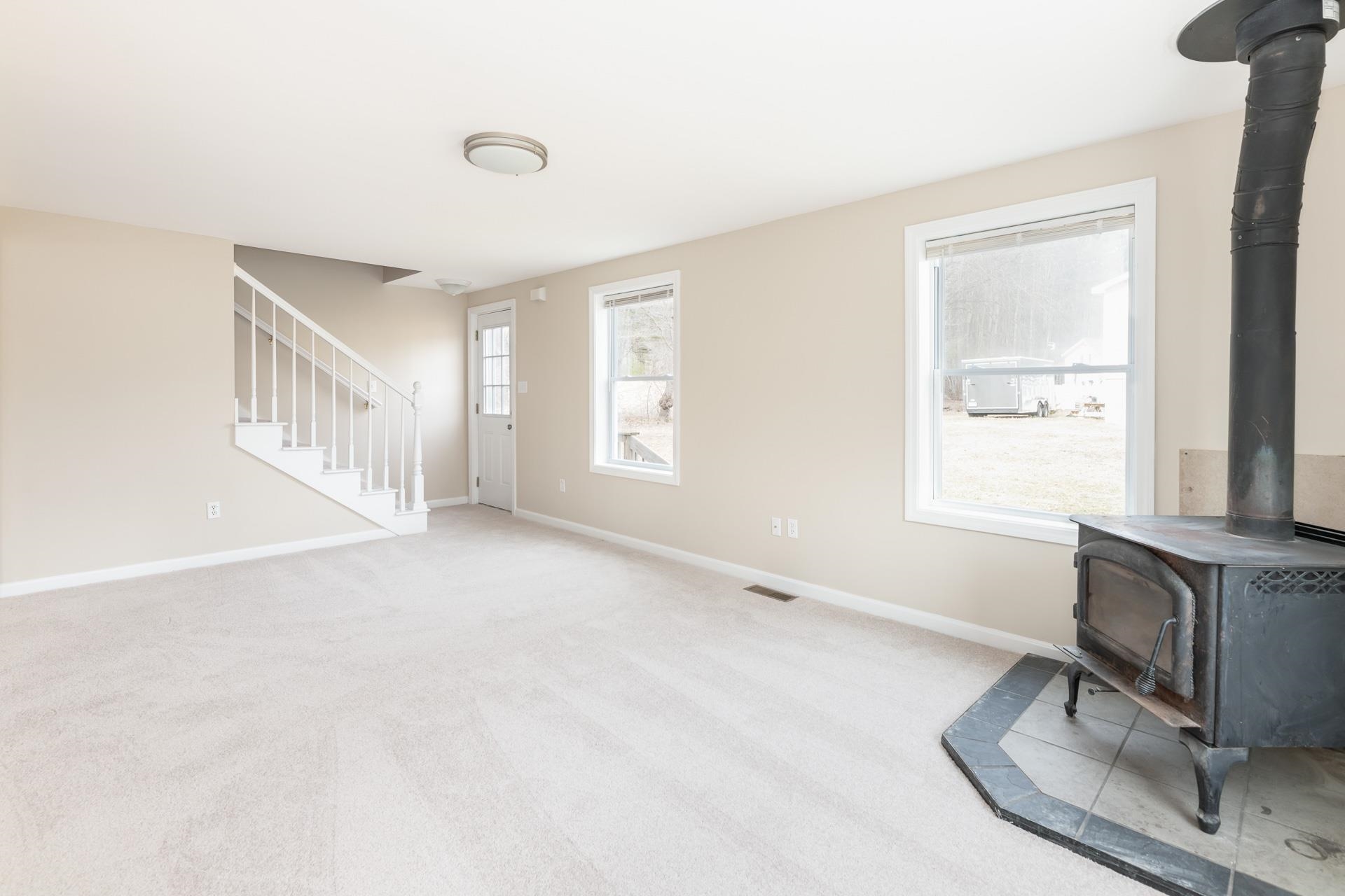 25 State Street Rochester, NH 03867 - Photo 8 of 32