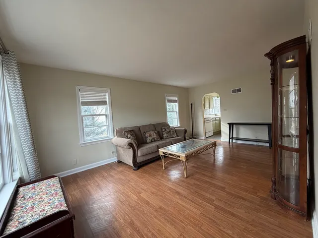 $2,975 | 538 Mills Street, Hinsdale, IL 60521