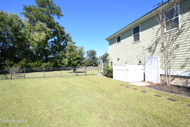 $585,000 | 2148 Stonecrest Drive Northwest, Calabash, NC 28467