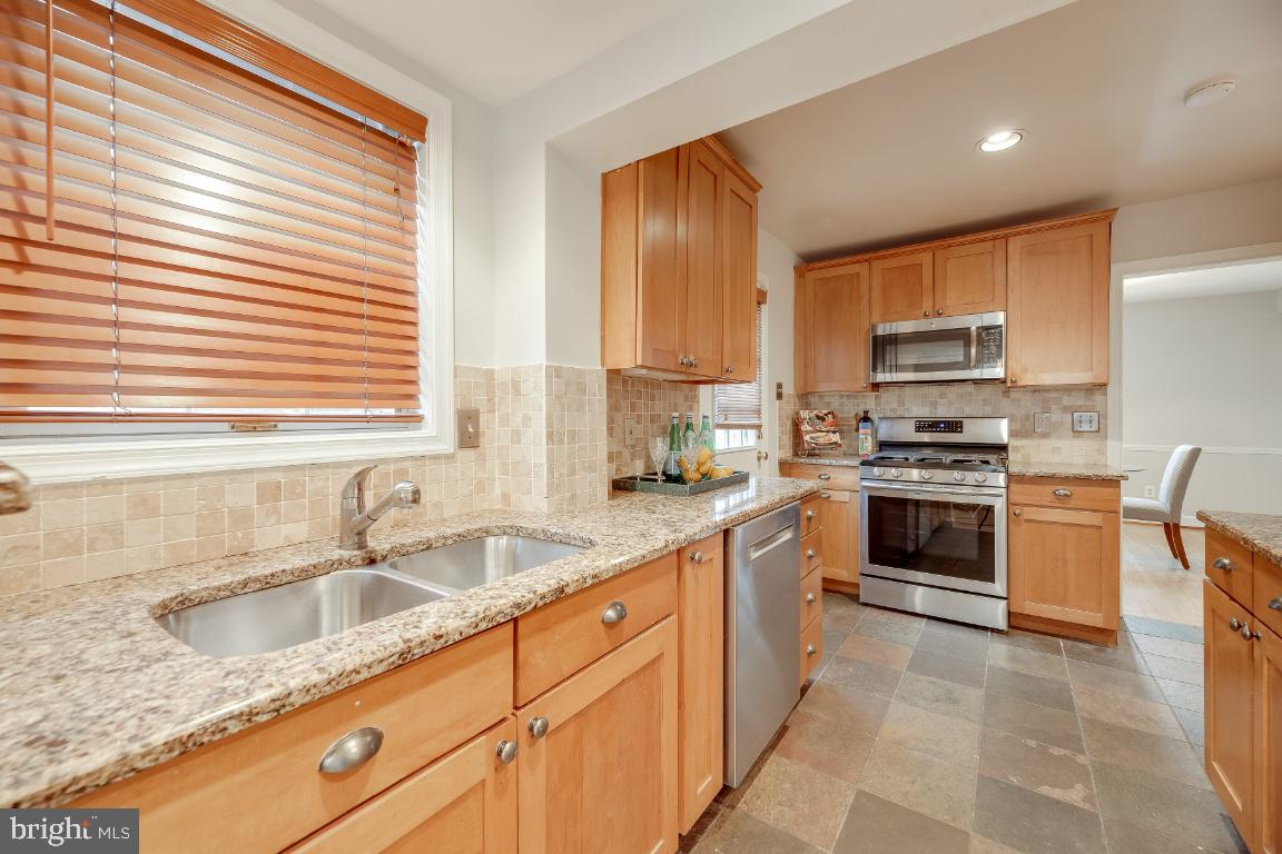 611 Forest Glen Road Silver Spring, MD 20901 - Photo 11 of 36 Kitchen with lots of cabinets and counter space